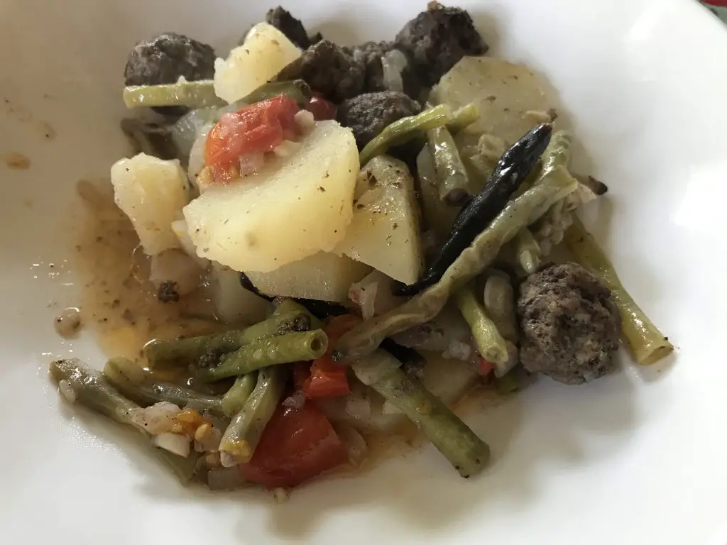 Oven- baked green bean stew